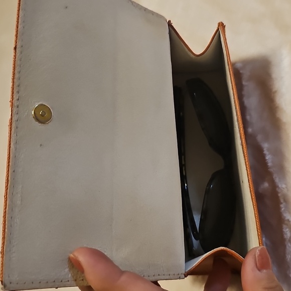 Tory Burch Tortoise Sunglasses with Tan Case main image 10